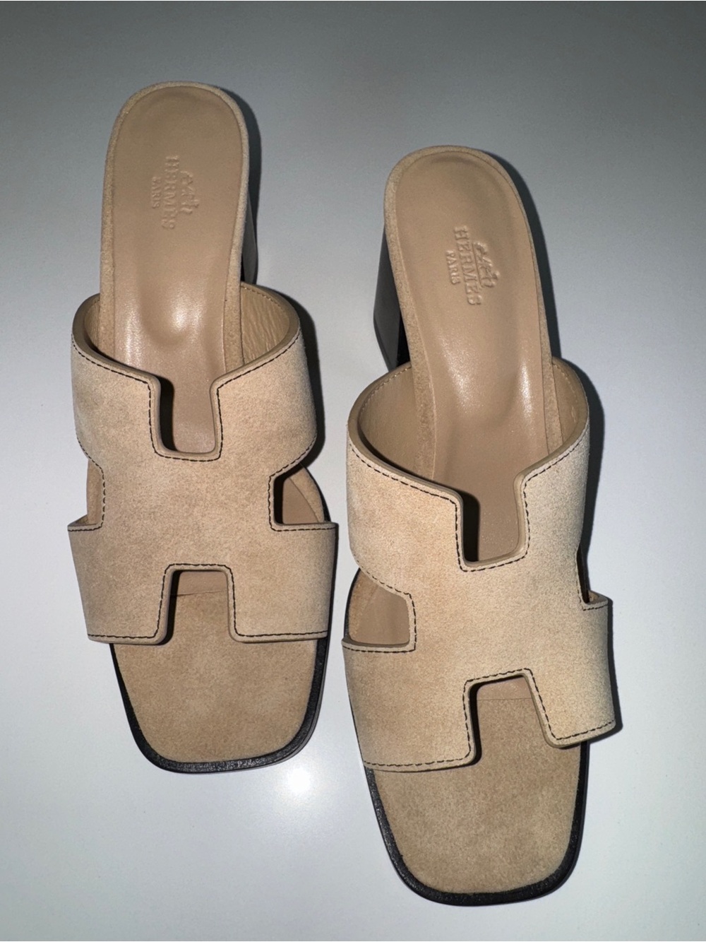 Inspired design
Beige Suede H-Cut Block Heel Mules - Picture 2 of 6